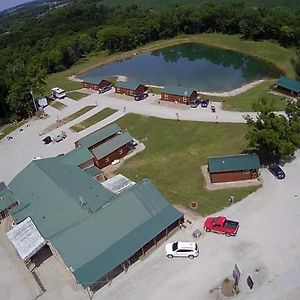 Country Cabins Hotel